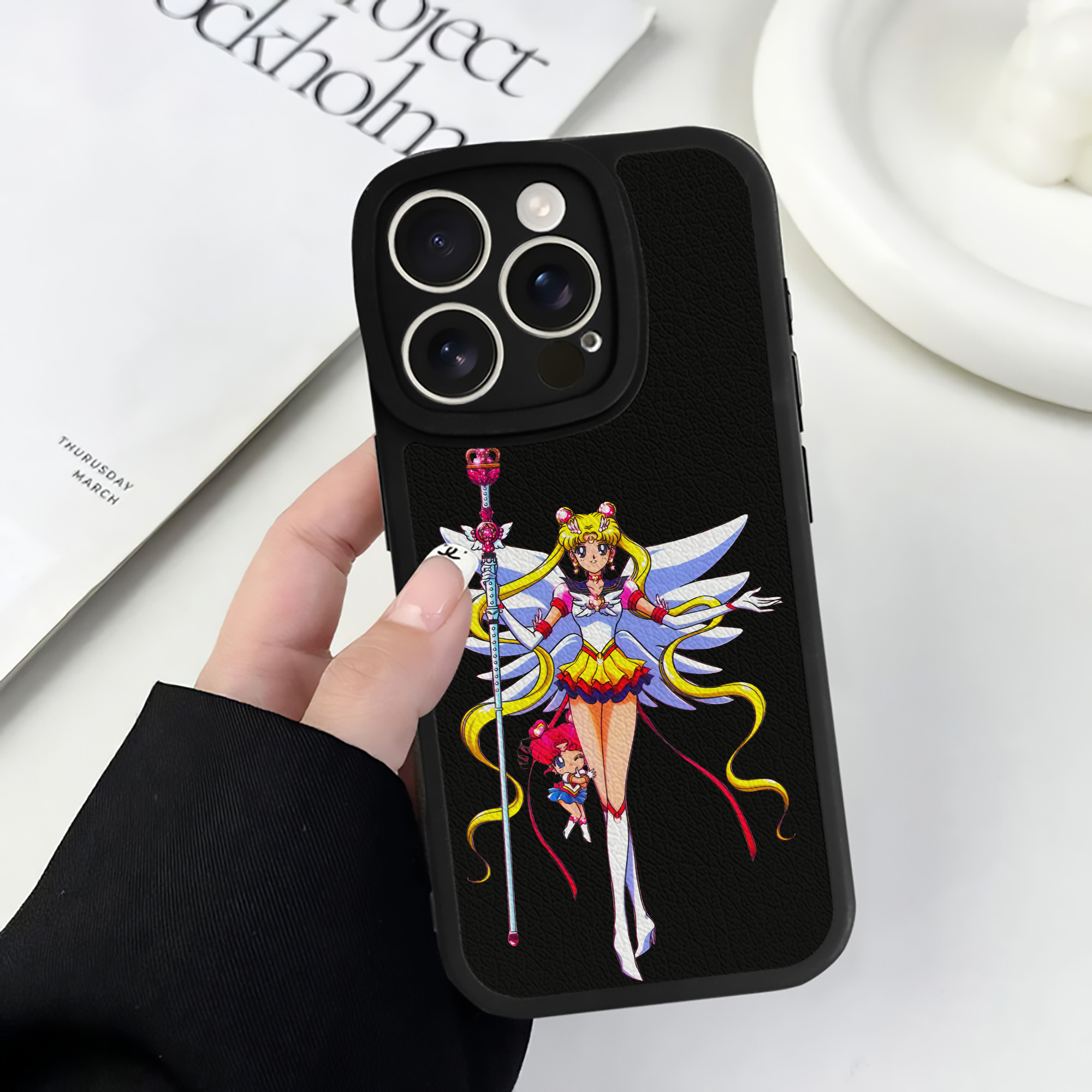 （画像用） 美少女戦士セーラームーン 月野 うさぎ つきの うさぎ Sailor Moon Tsukino Usagi 【iPhone 16シリーズ対応】シリコンスマホケース（レザー調） 材質：シリコン